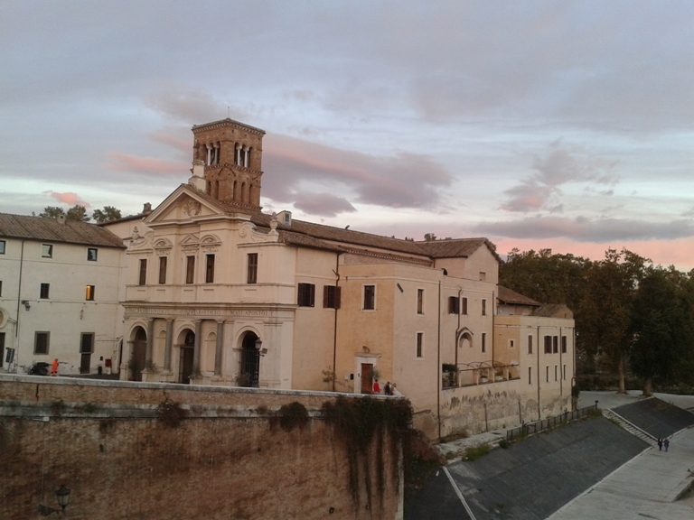 San Bartolomeo all'isola_Basilica_2.jpg